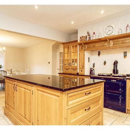 A Luxurious Masterpiece Steps From Stirling Exterior photo